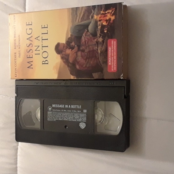 6/$15 Message in a bottle  Warner bros VHS video tape - Picture 3 of 4